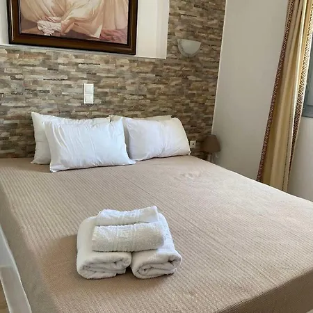 Maistrali Studios & Guest house