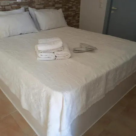 Maistrali Studios & Guest house