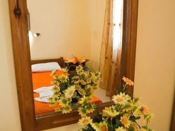 Maistrali & 招待所 Pláka